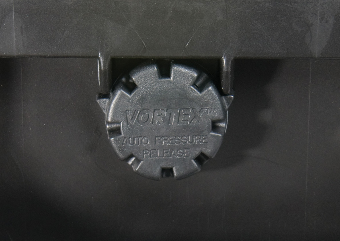 Атмосферный клапан сброса давления Vortex для полной водо- и пыленепроницаемости - кейсы Pelican