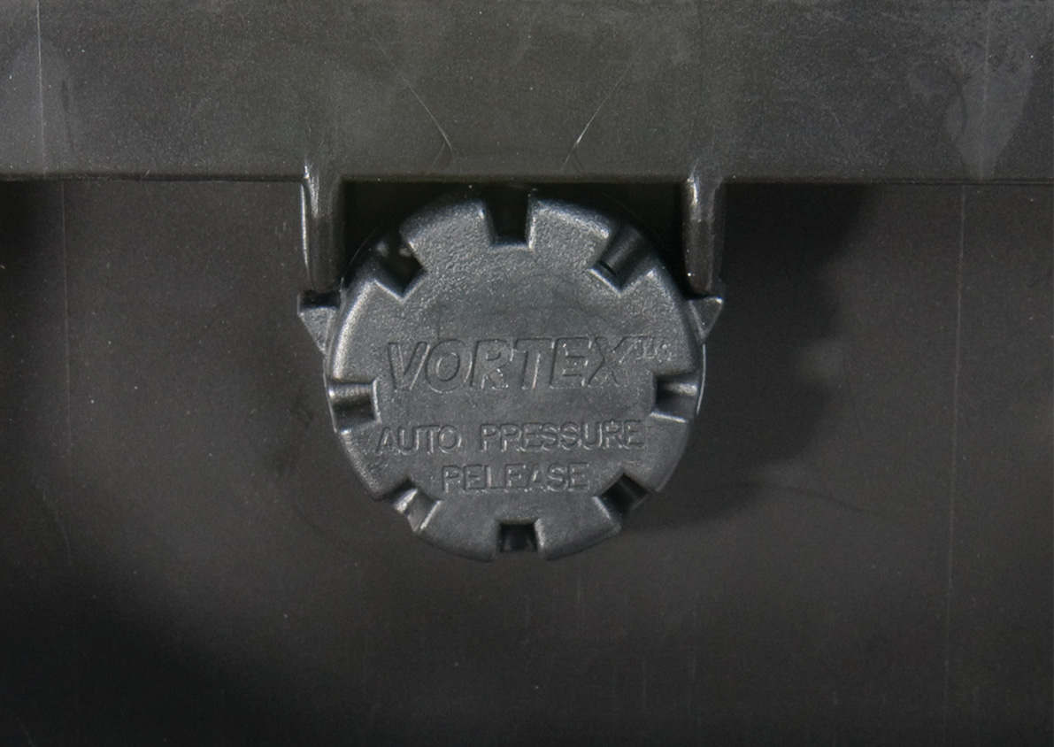 Атмосферный клапан сброса давления Vortex для полной водо- и пыленепроницаемости - кейсы Pelican
